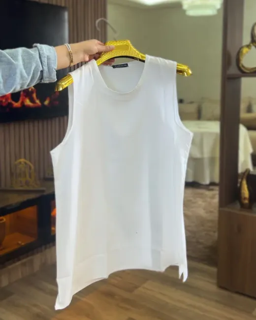 Basic Élégance – Chemise Essentielle 3